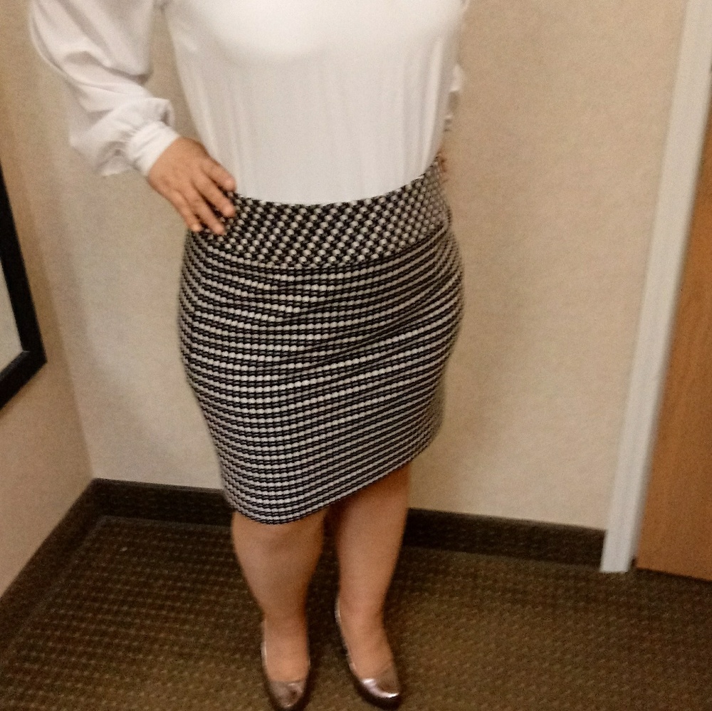Black and white skirt by Ann Taylor Loft